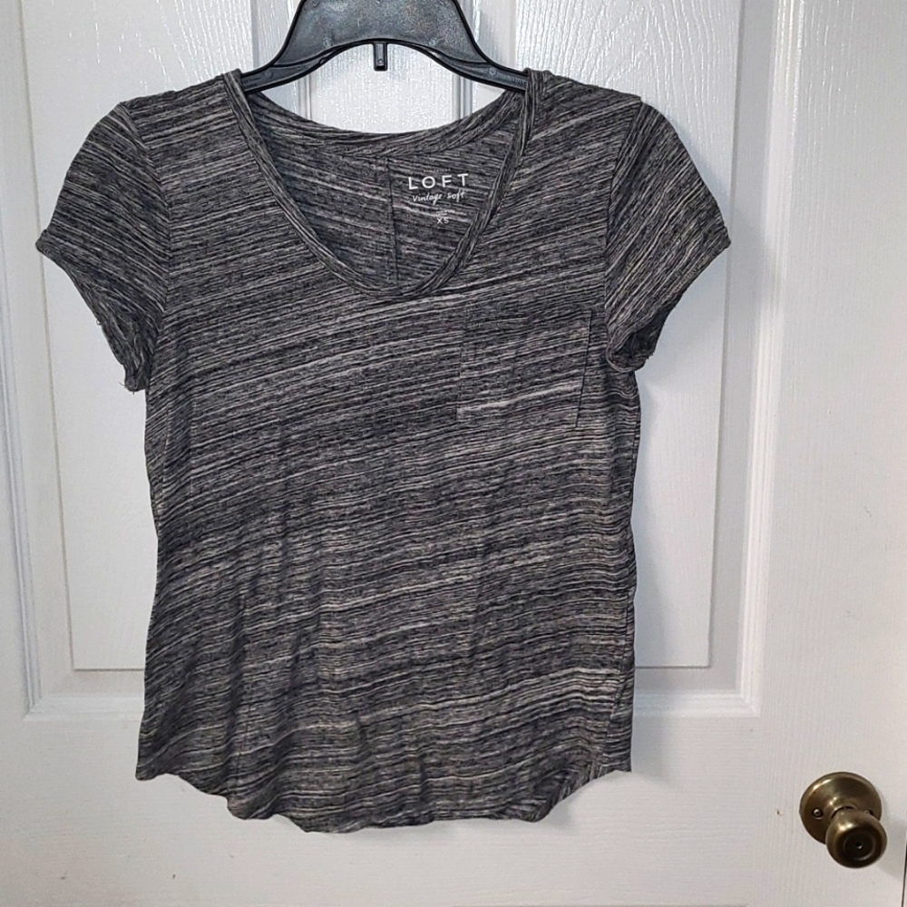 Ann Taylor Loft Vintage Soft Scoop Vneck Heather Black White Breast Pocket Sz XS